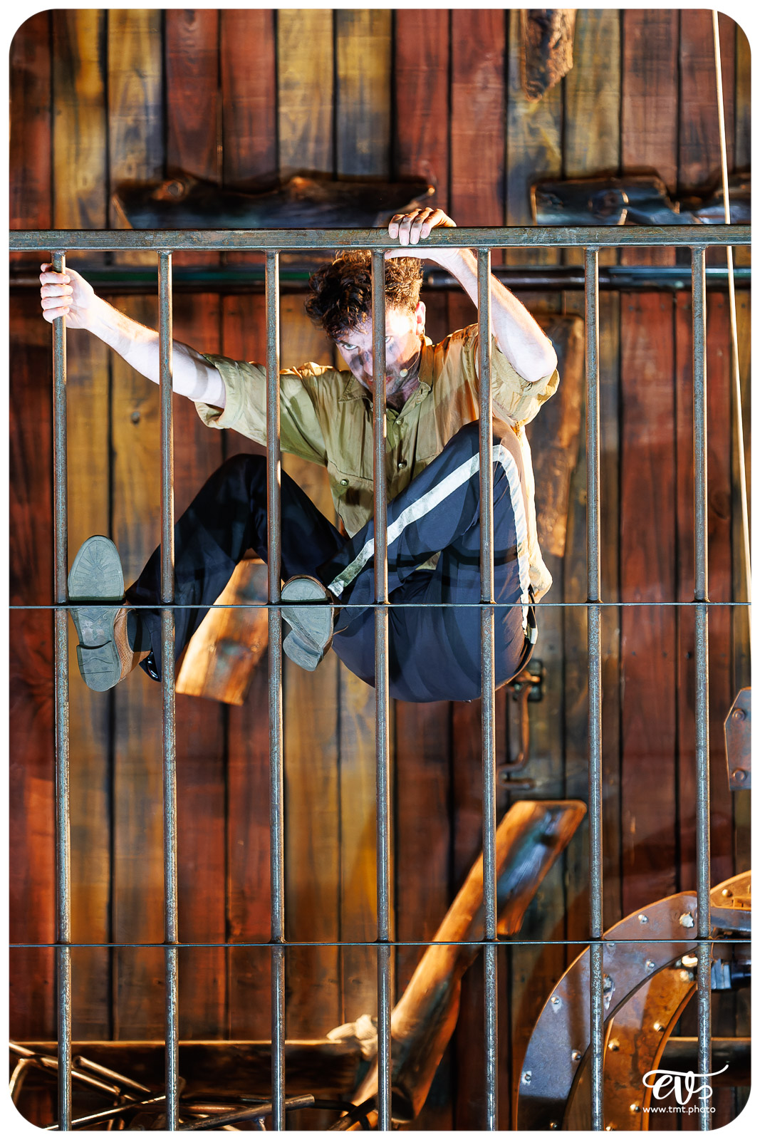 DE CHAIR ET D'ACIER (CIE 100 RACINES)